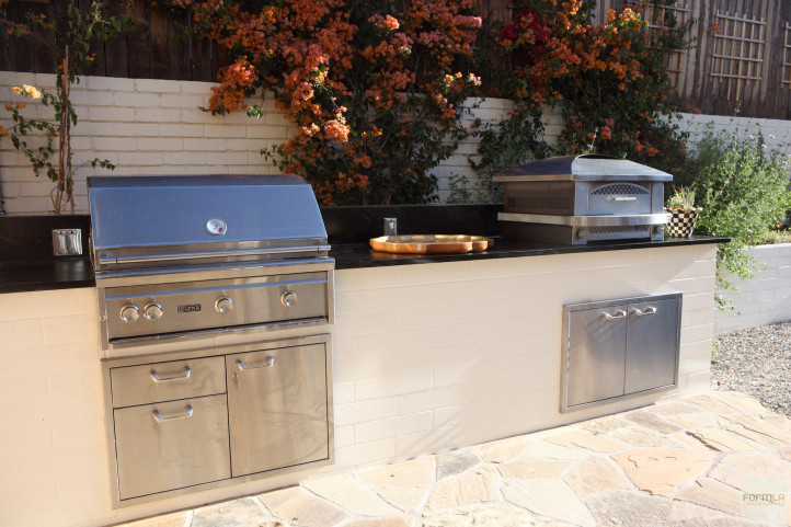 Built-In BBQ and Pizza Oven